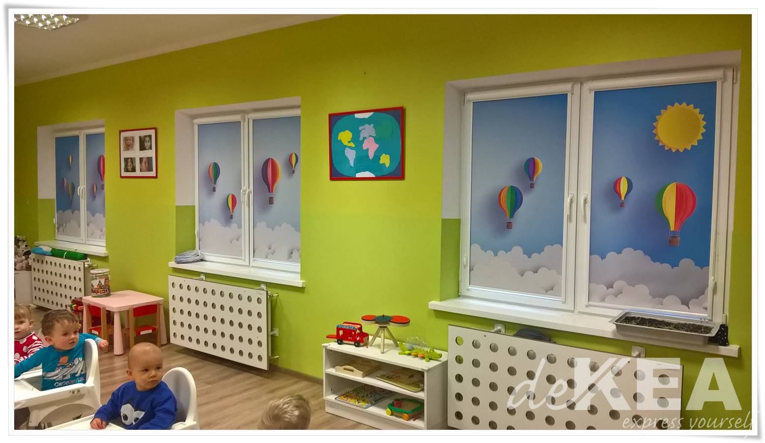 Rolety z grafiką w przedszkolu Montessori